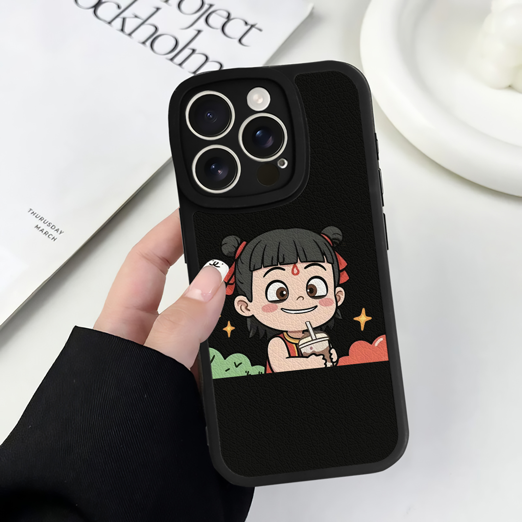 （画像用） Ne Zha 2 ナタ 魔童の大暴れ 【iPhone 16シリーズ対応】シリコンスマホケース（レザー調） 材質：シリコン
